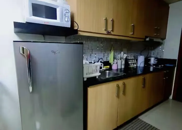 Moa Staycation Shell Residences Apartahotel Manila