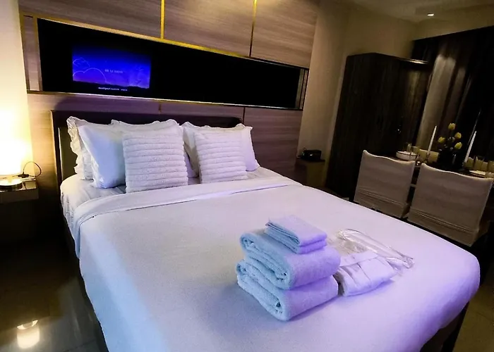 Moa Staycation Shell Residences Apartahotel